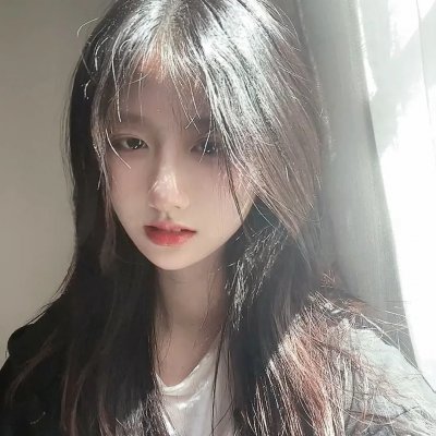 地铁女孩